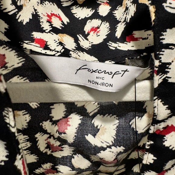 Foxcroft NYC Leopard Print Flare Sleeve Top - Picture 2 of 5